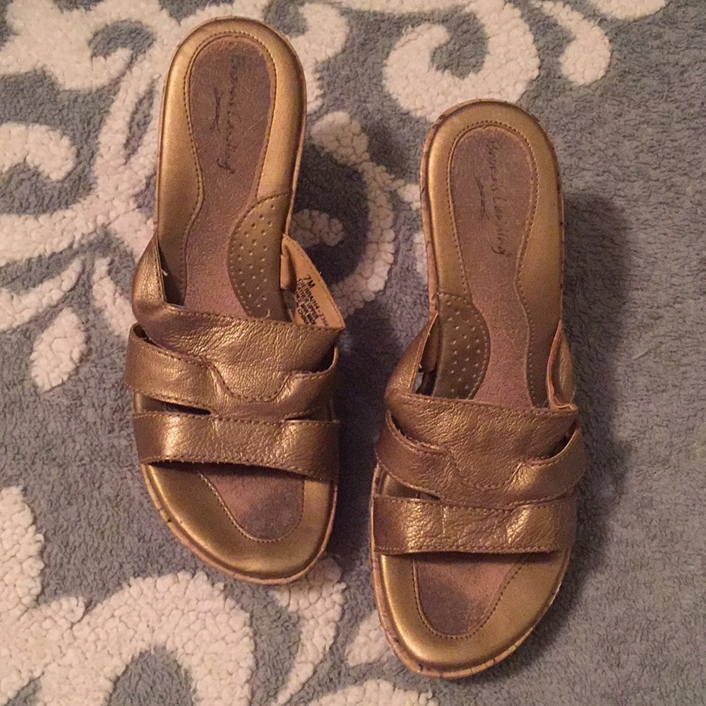 Women’s wedge sandals